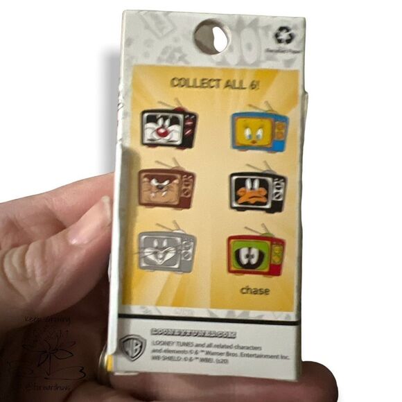 Loungefly Looney Tunes Character TV Blind Box Enamel Pin - Surprise! - Picture 6 of 7